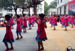 丽江三部曲舞蹈视频